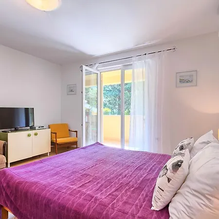 Franulovic Apartment Premantura