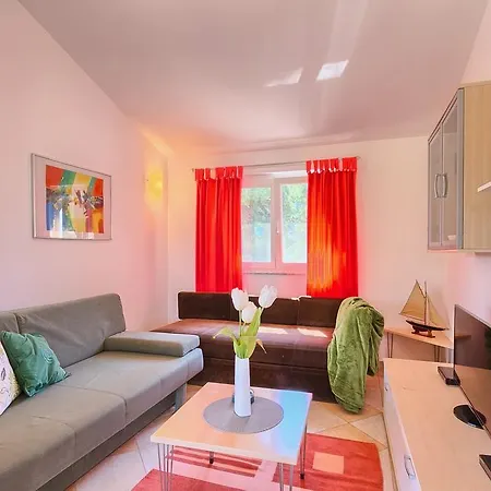 Franulovic Apartment Premantura